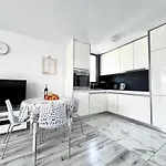 Modern Americas Troya * أذيخي