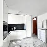 Modern Americas Troya * أذيخي